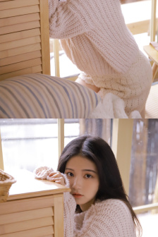 吊带泳衣遮副乳